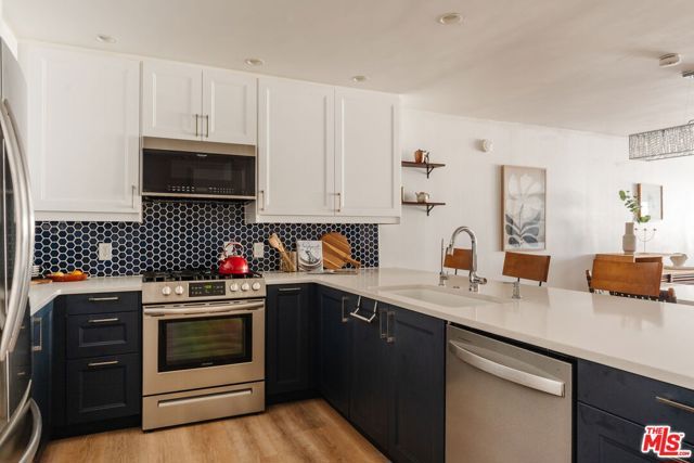 1559 Winona Boulevard F2, Los Angeles, CA 90027