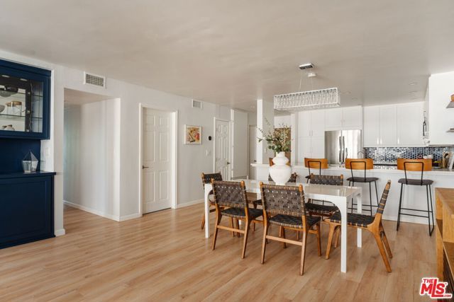 1559 Winona Boulevard F2, Los Angeles, CA 90027