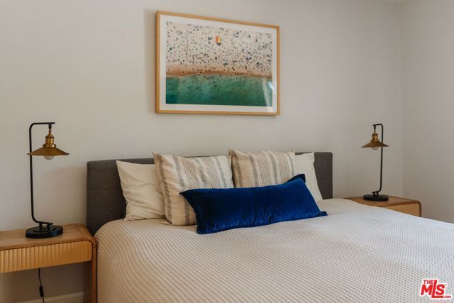 1559 Winona Boulevard F2, Los Angeles, CA 90027