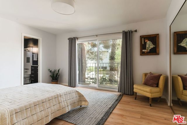 1559 Winona Boulevard F2, Los Angeles, CA 90027