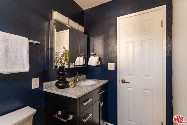 1559 Winona Boulevard F2, Los Angeles, CA 90027
