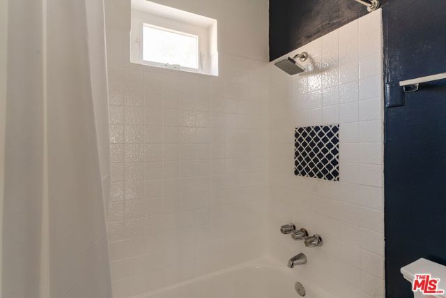 1559 Winona Boulevard F2, Los Angeles, CA 90027