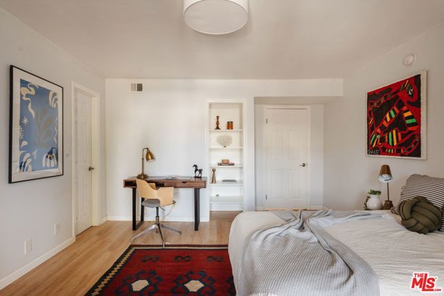 1559 Winona Boulevard F2, Los Angeles, CA 90027