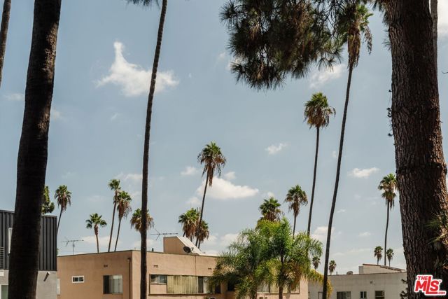 1559 Winona Boulevard F2, Los Angeles, CA 90027