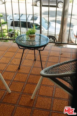 1559 Winona Boulevard F2, Los Angeles, CA 90027