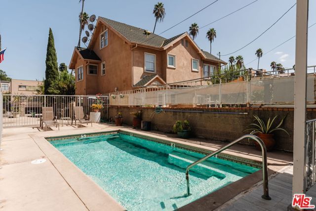 1559 Winona Boulevard F2, Los Angeles, CA 90027
