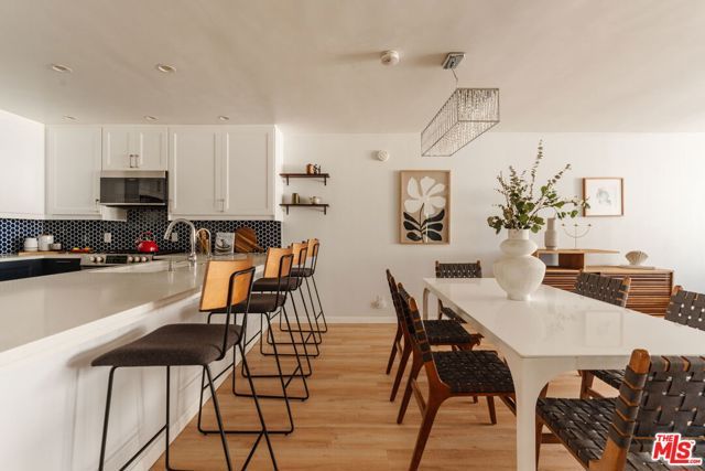1559 Winona Boulevard F2, Los Angeles, CA 90027