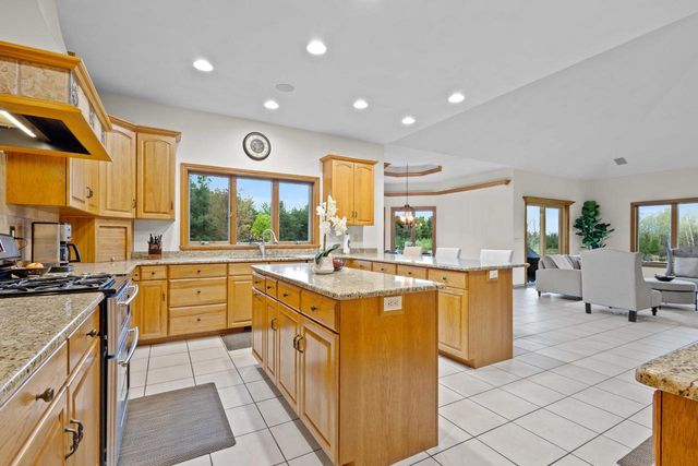 W7828 HILLVIEW ROAD, Hortonville, WI 54944