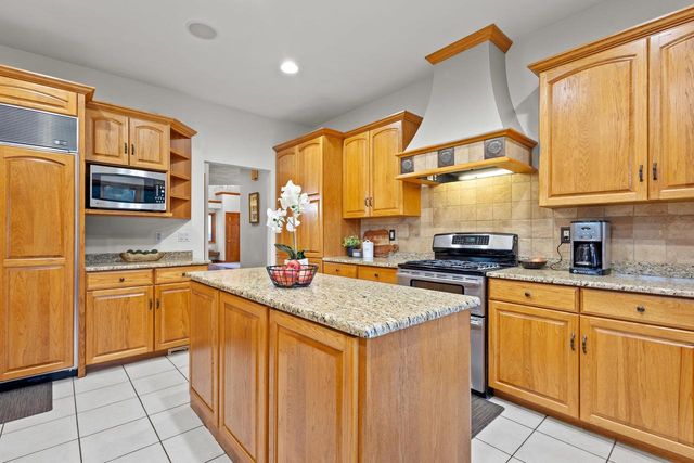 W7828 HILLVIEW ROAD, Hortonville, WI 54944