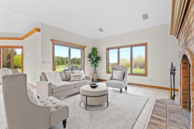 W7828 HILLVIEW ROAD, Hortonville, WI 54944