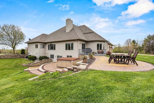 W7828 HILLVIEW ROAD, Hortonville, WI 54944
