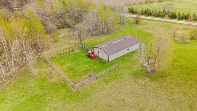 W7828 HILLVIEW ROAD, Hortonville, WI 54944