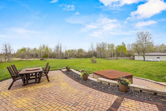 W7828 HILLVIEW ROAD, Hortonville, WI 54944