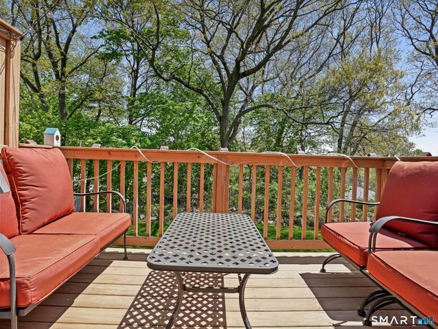 100 Dirienzo Heights 100, Derby, CT 06418