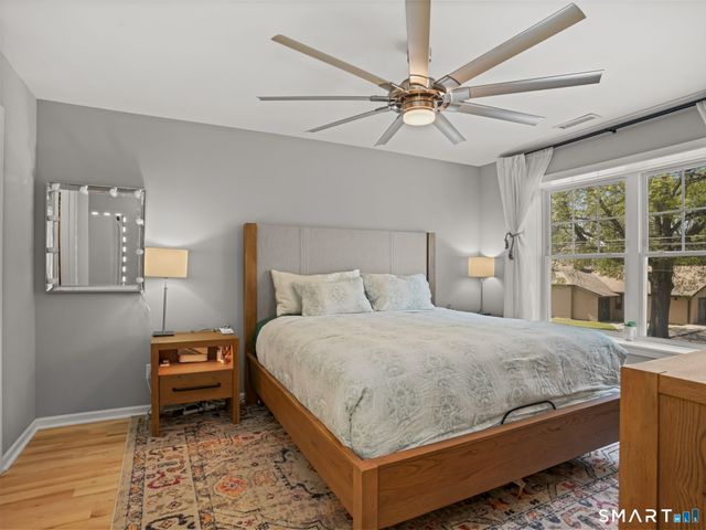 100 Dirienzo Heights 100, Derby, CT 06418