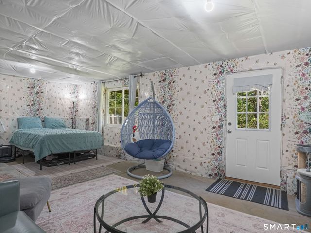 100 Dirienzo Heights 100, Derby, CT 06418