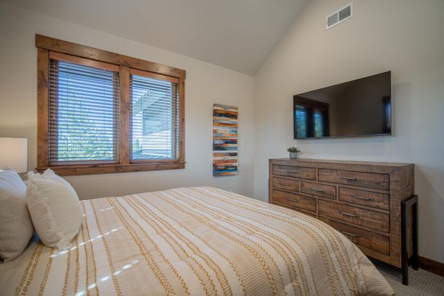 56964 Dancing Rock Loop Lot 97, Bend, OR 97707
