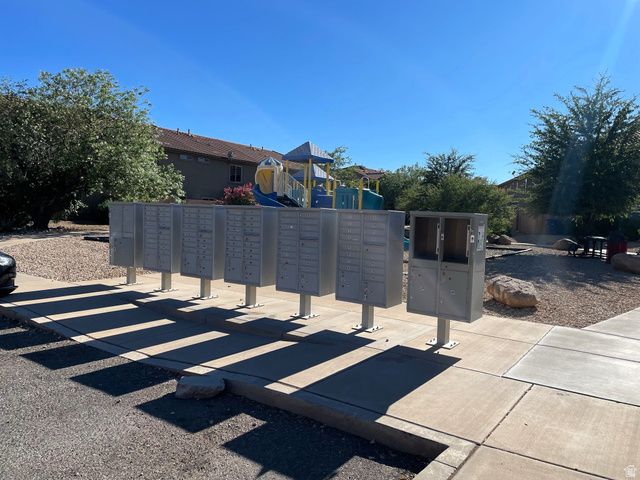 2577 N BELLA VISTA DR, Santa Clara, UT 84765