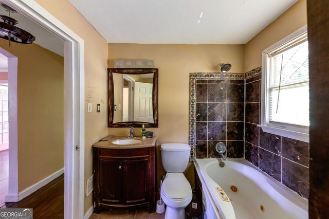3220 Memorial Drive, Decatur, GA 30032