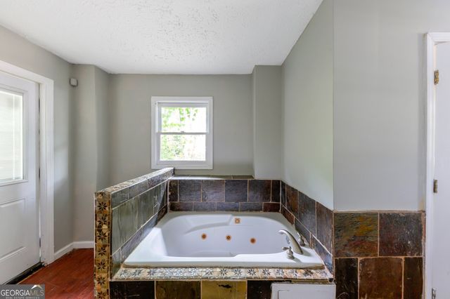 3220 Memorial Drive, Decatur, GA 30032