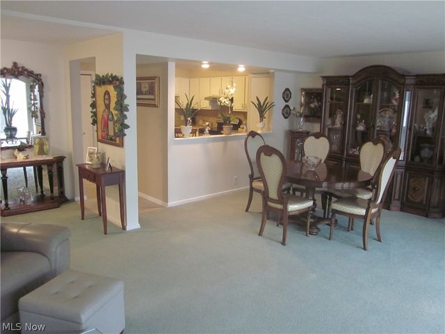 22555 Center Ridge Road 204, Rocky River, OH 44116
