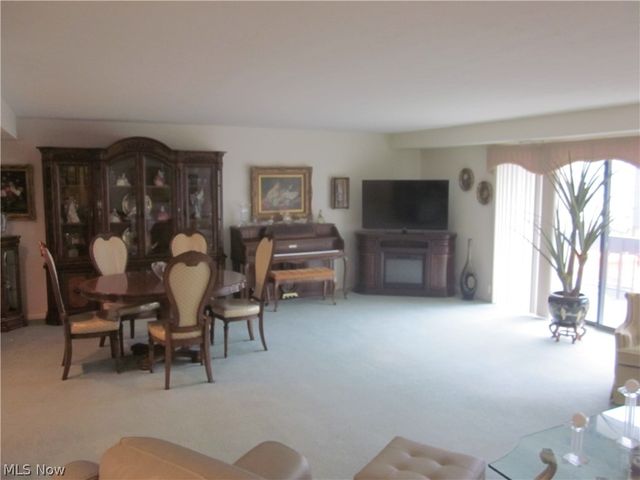 22555 Center Ridge Road 204, Rocky River, OH 44116
