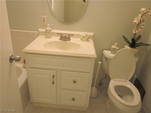 22555 Center Ridge Road 204, Rocky River, OH 44116