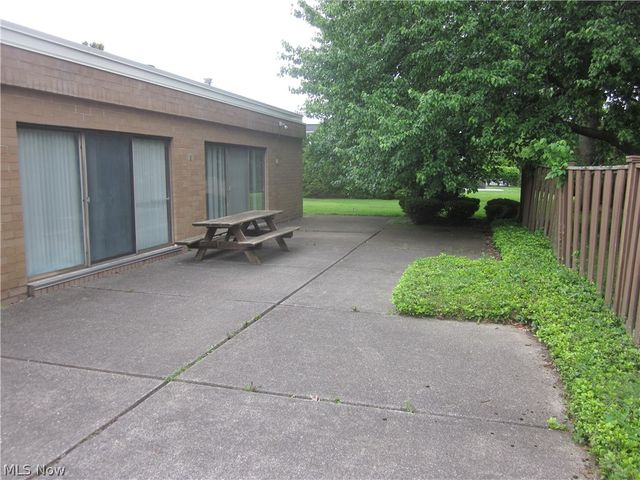 22555 Center Ridge Road 204, Rocky River, OH 44116