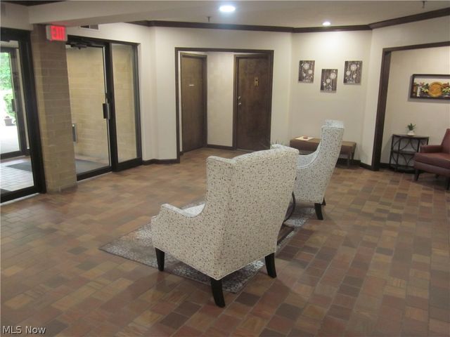 22555 Center Ridge Road 204, Rocky River, OH 44116