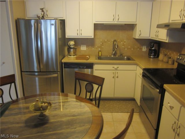 22555 Center Ridge Road 204, Rocky River, OH 44116