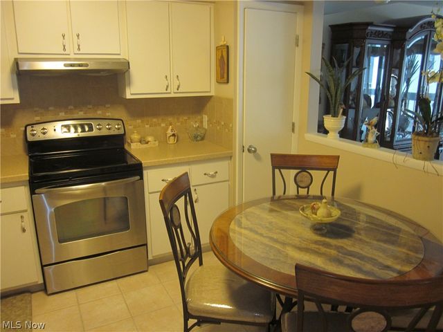 22555 Center Ridge Road 204, Rocky River, OH 44116