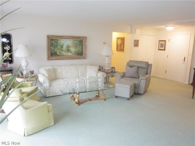 22555 Center Ridge Road 204, Rocky River, OH 44116
