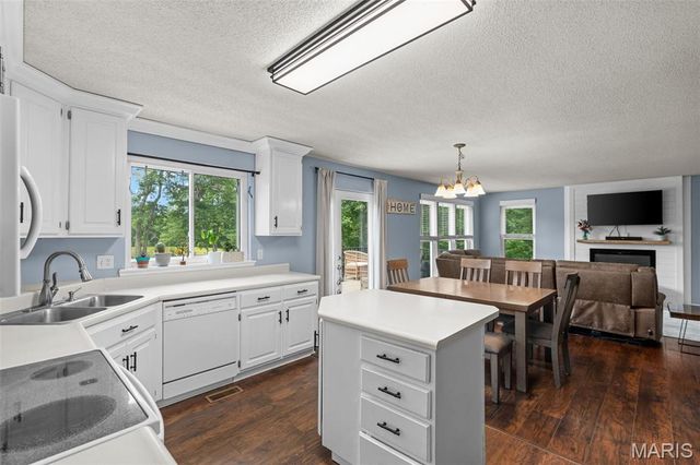 16447 Scenic Ridge Road, Marthasville, MO 63357
