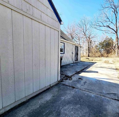 8004 Lydia Avenue, Kansas City, MO 64131