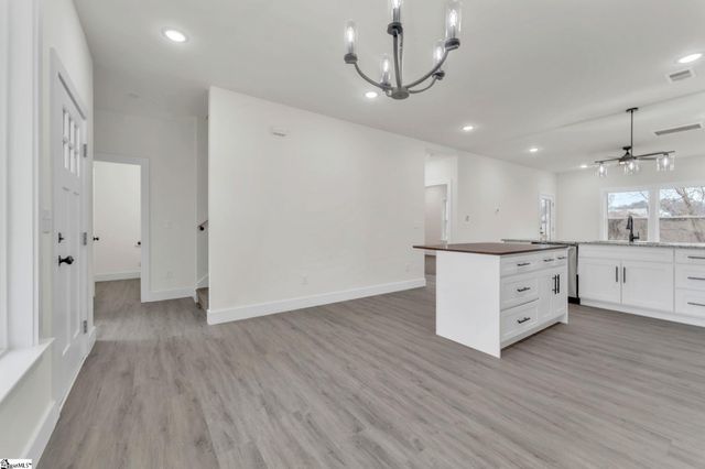 193 Dodd Street, Wellford, SC 29385