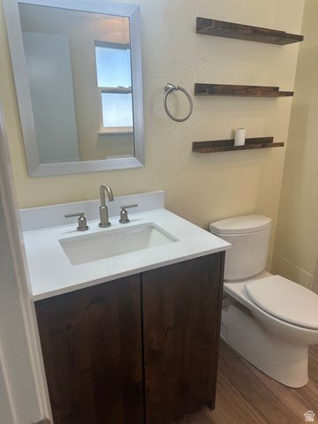 8642 S CESSNA CIR, Sandy, UT 84093