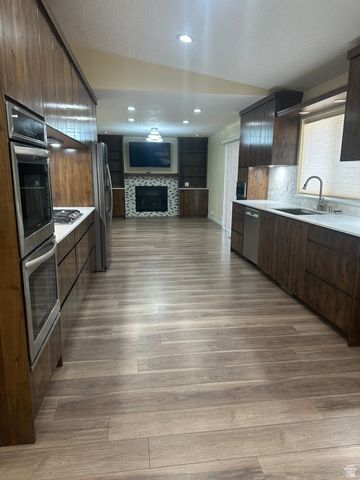 8642 S CESSNA CIR, Sandy, UT 84093