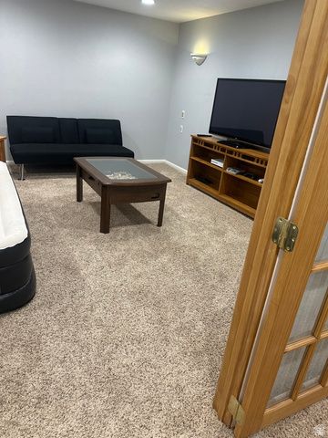 8642 S CESSNA CIR, Sandy, UT 84093