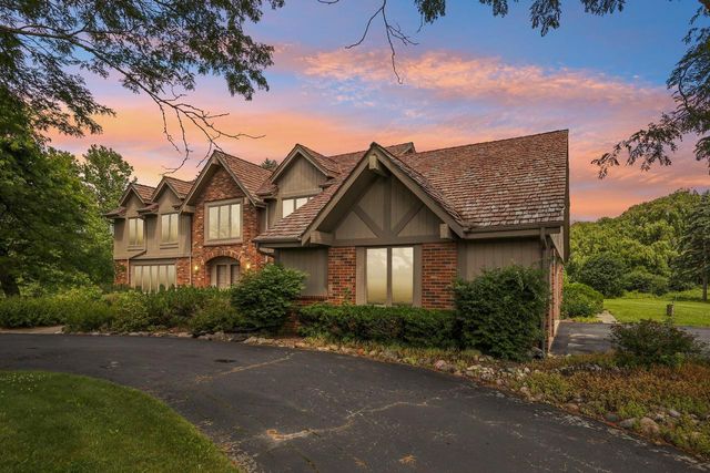 1168 W Manor LANE, River Hills, WI 53217