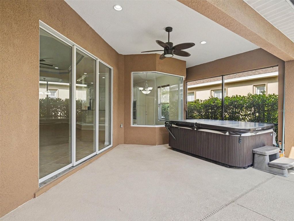 Image 13 of property listing at 12231 LAVENDER LOOP, Bradenton, FL 34212