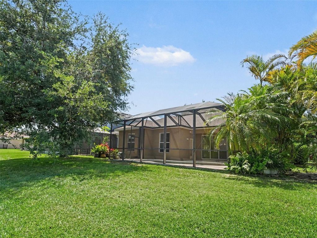 Image 16 of property listing at 12231 LAVENDER LOOP, Bradenton, FL 34212