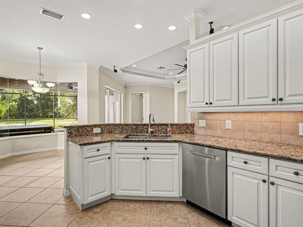 Image 3 of property listing at 12231 LAVENDER LOOP, Bradenton, FL 34212
