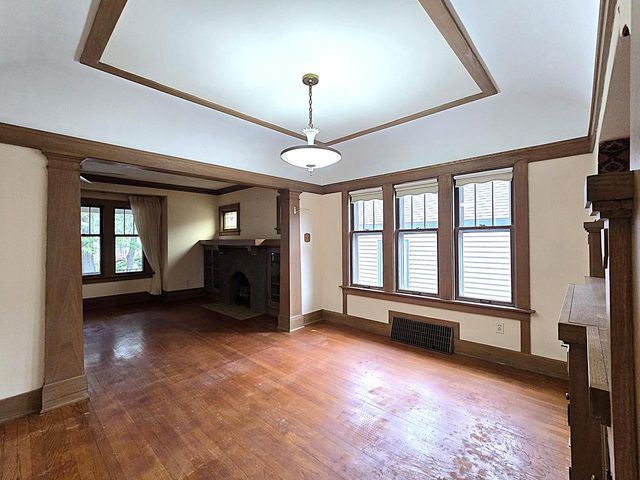 627 E Russell AVENUE, Milwaukee, WI 53207