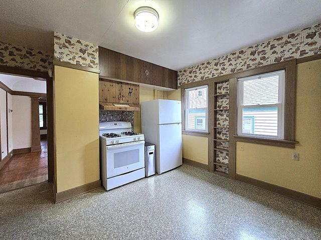 627 E Russell AVENUE, Milwaukee, WI 53207