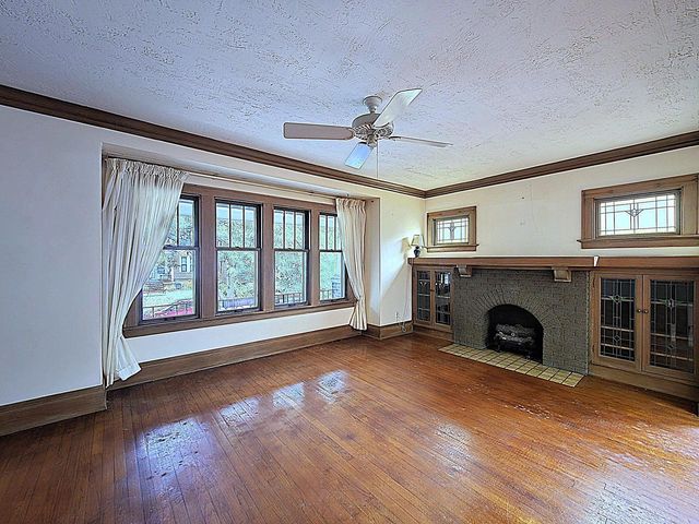 627 E Russell AVENUE, Milwaukee, WI 53207