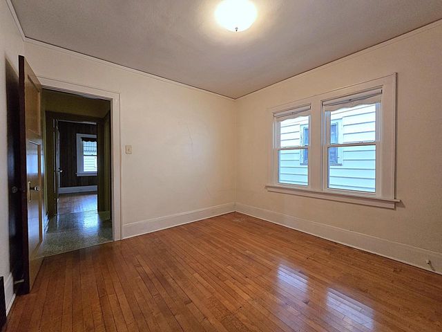 627 E Russell AVENUE, Milwaukee, WI 53207