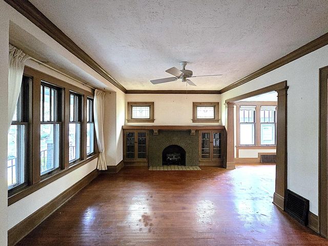 627 E Russell AVENUE, Milwaukee, WI 53207