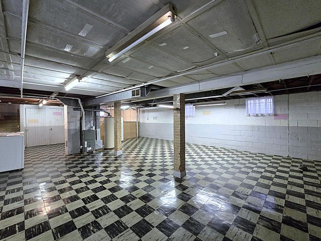 627 E Russell AVENUE, Milwaukee, WI 53207