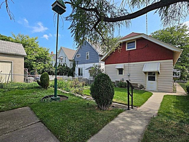627 E Russell AVENUE, Milwaukee, WI 53207