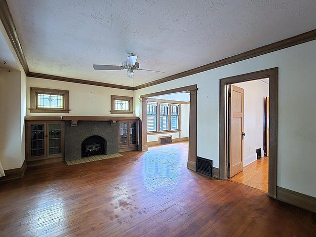 627 E Russell AVENUE, Milwaukee, WI 53207